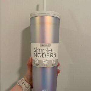 NWT Simple Modern 24oz Iridescent Tumbler with Straw Water Bottle